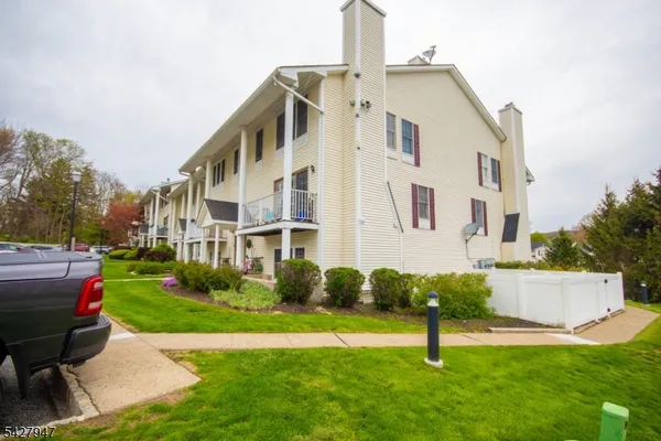 $2,000 | 10 Amherst Court, Hamburg, NJ 07419
