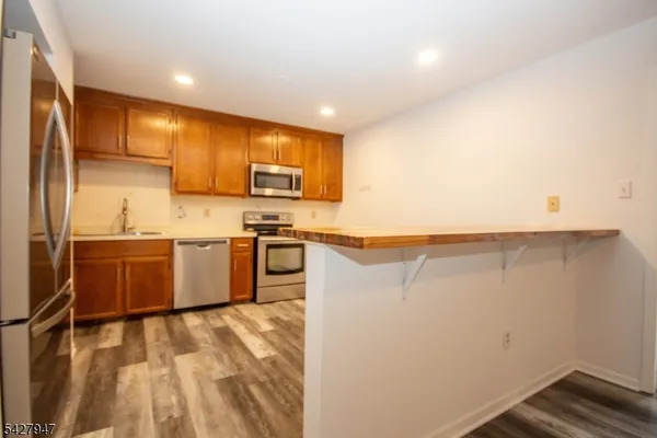 $2,000 | 10 Amherst Court, Hamburg, NJ 07419