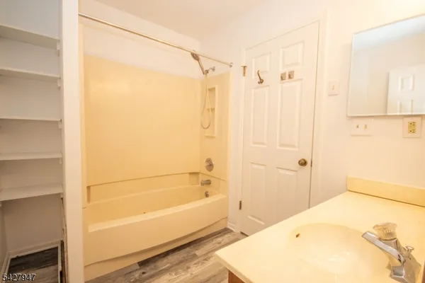 $2,000 | 10 Amherst Court, Hamburg, NJ 07419