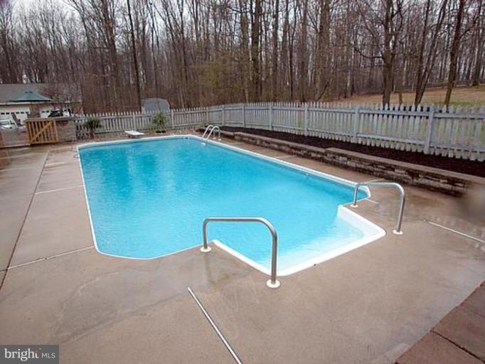 6984 Runkles Road Mount Airy, MD 21771 - Photo 17 of 23 Swimming Pool