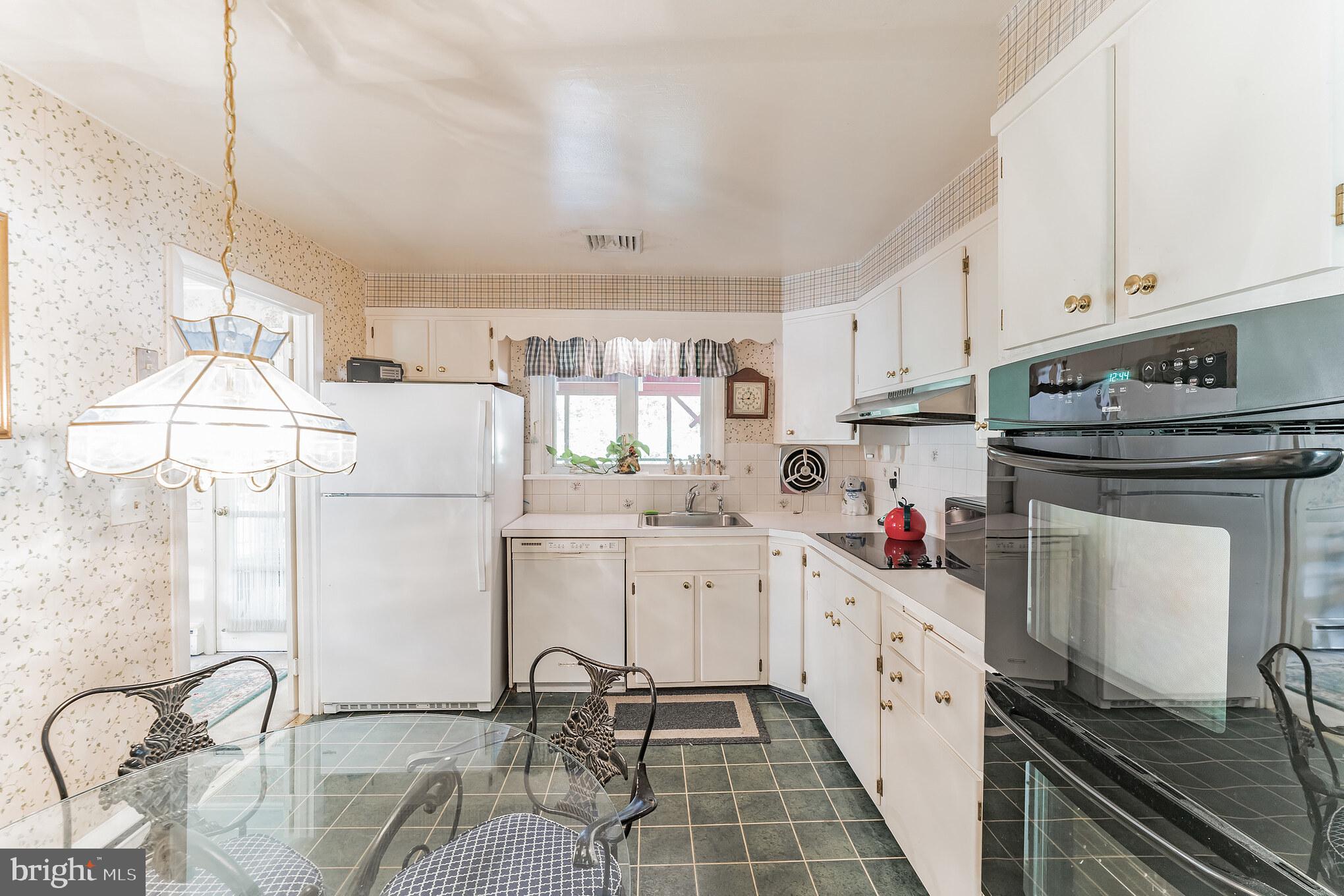 615 Wallace Drive Wayne, PA 19087 - Photo 11 of 33