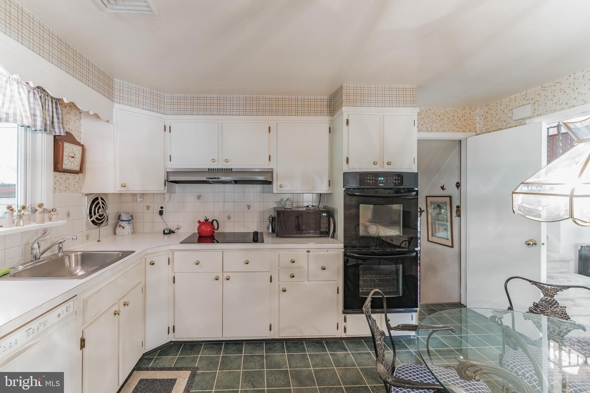 615 Wallace Drive Wayne, PA 19087 - Photo 13 of 33