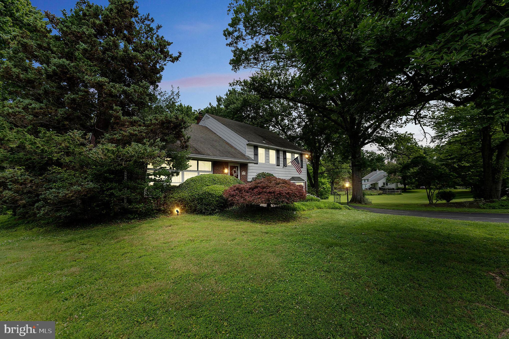 615 Wallace Drive Wayne, PA 19087 - Photo 3 of 33