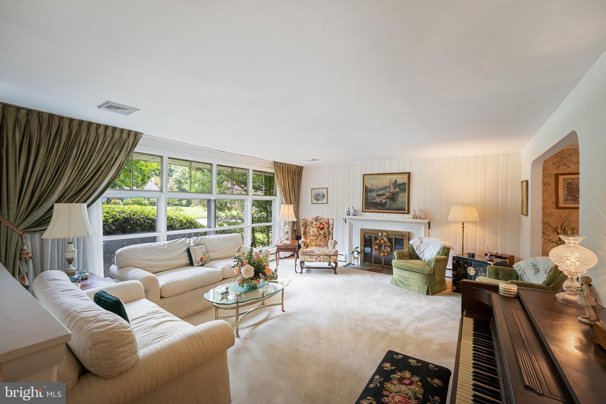 615 Wallace Drive Wayne, PA 19087 - Photo 5 of 33