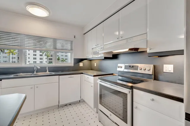 $850,000 | 220 Mac Farlane Drive, Unit S203, Delray Beach, FL 33483