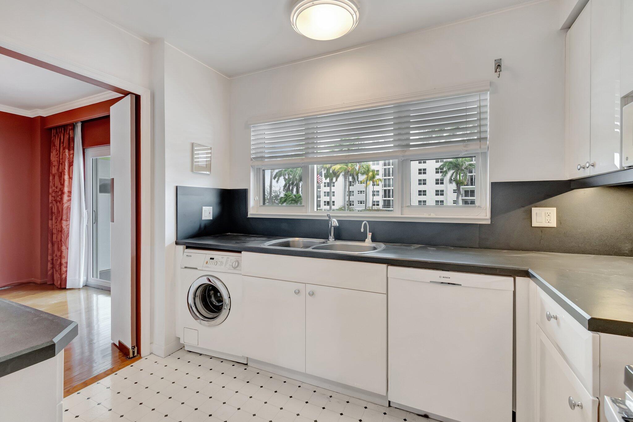 220 Mac Farlane Drive, Unit S203 Delray Beach, FL 33483 - Photo 9 of 56 Kitchen