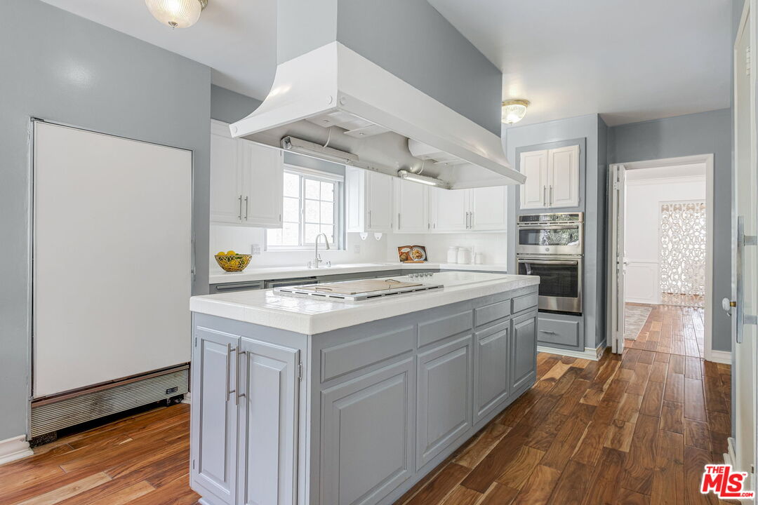 7825 West 83rd Street Playa del Rey, CA 90293 - Photo 12 of 41 Gallery Image 12