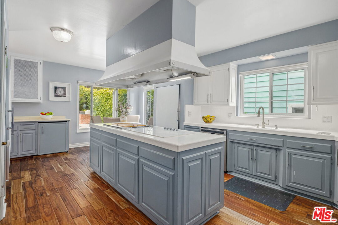 7825 West 83rd Street Playa del Rey, CA 90293 - Photo 10 of 41 Gallery Image 10