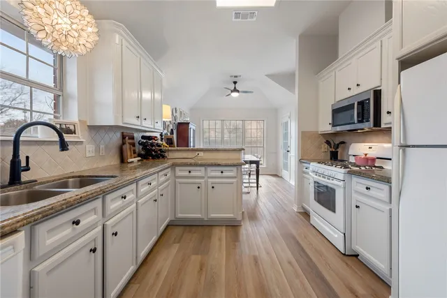 $2,500 | 2312 South Pioneer Trail, Bryan, TX 77808