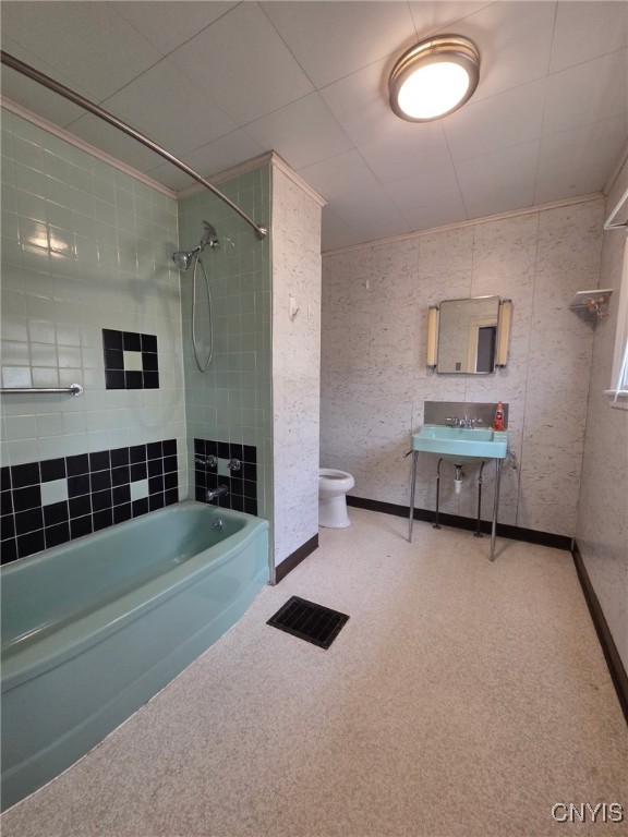 210 West Embargo Street Rome, NY 13440 - Photo 28 of 36