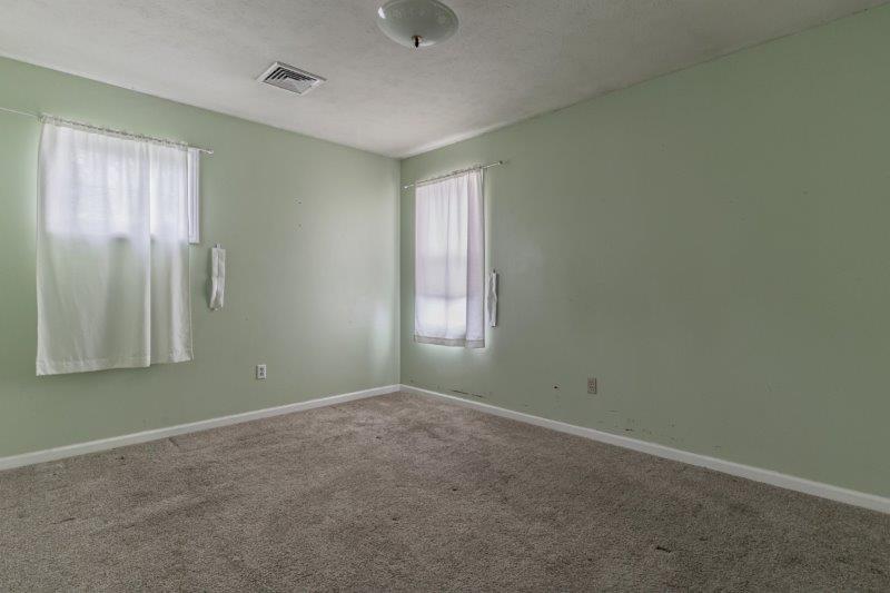 405 Meridian Drive Springfield, IL 62702 - Photo 20 of 26 an empty room with windows