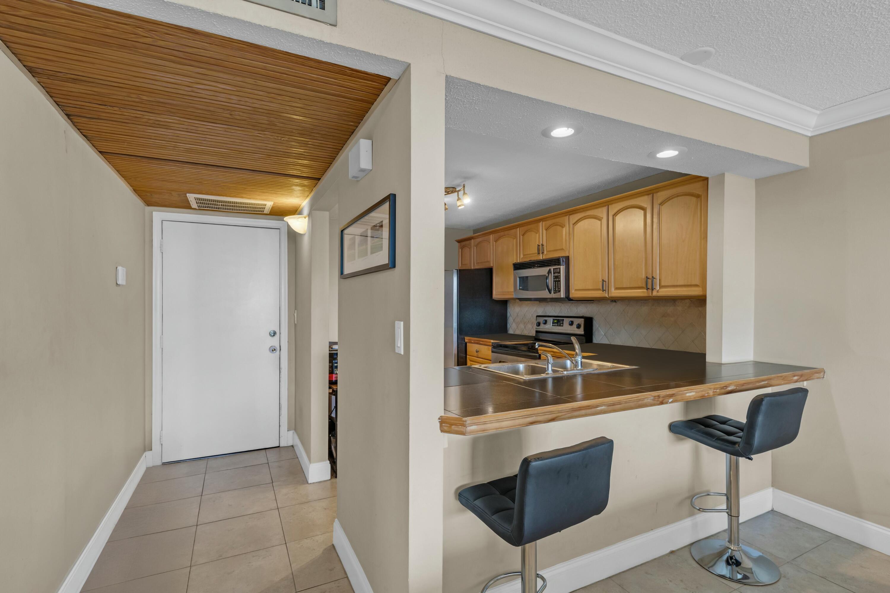 6 Royal Palm Way, Unit 307 Boca Raton, FL 33432 - Photo 5 of 13 tempImageSToIne