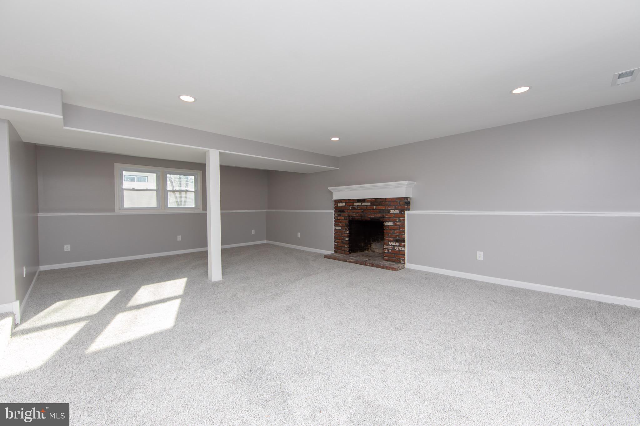19 Concord Place Clementon, NJ 08021 - Photo 22 of 37 Family Room