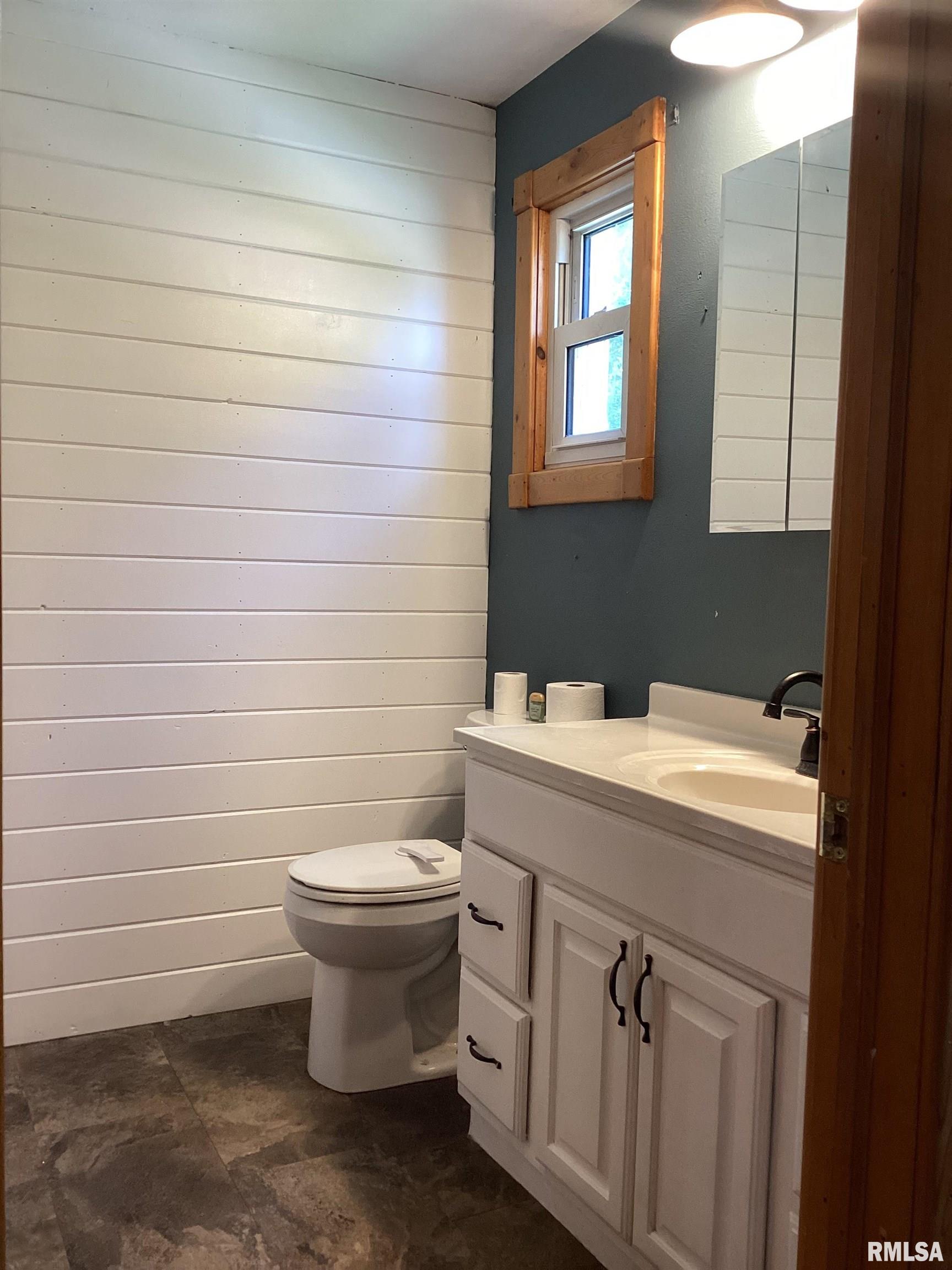 25382 Wolf Road Canton, IL 61520 - Photo 44 of 55