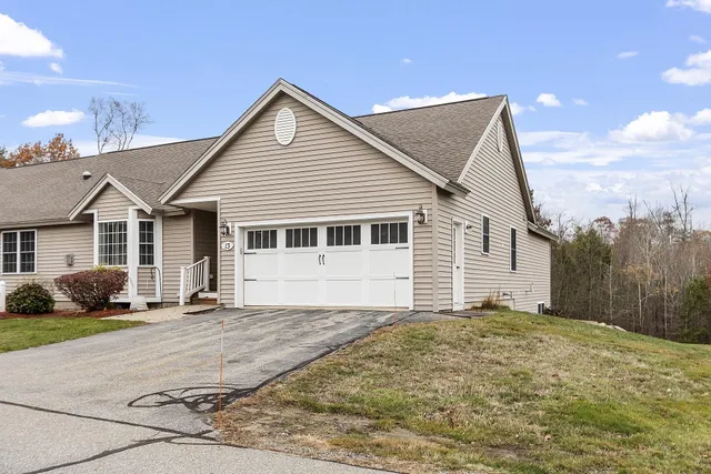 $540,000 | 13 Autumn Lane, Hampstead, NH 03826