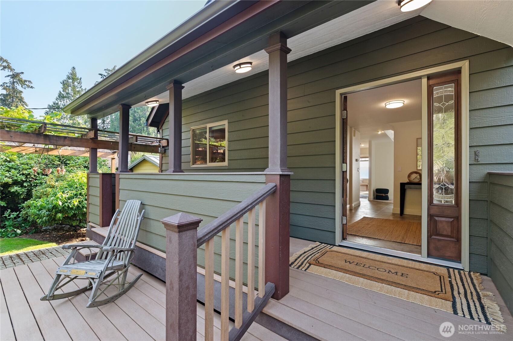 4073 Erlands Point Road Northwest Bremerton, WA 98312 - Photo 4 of 39 Gallery Image 4