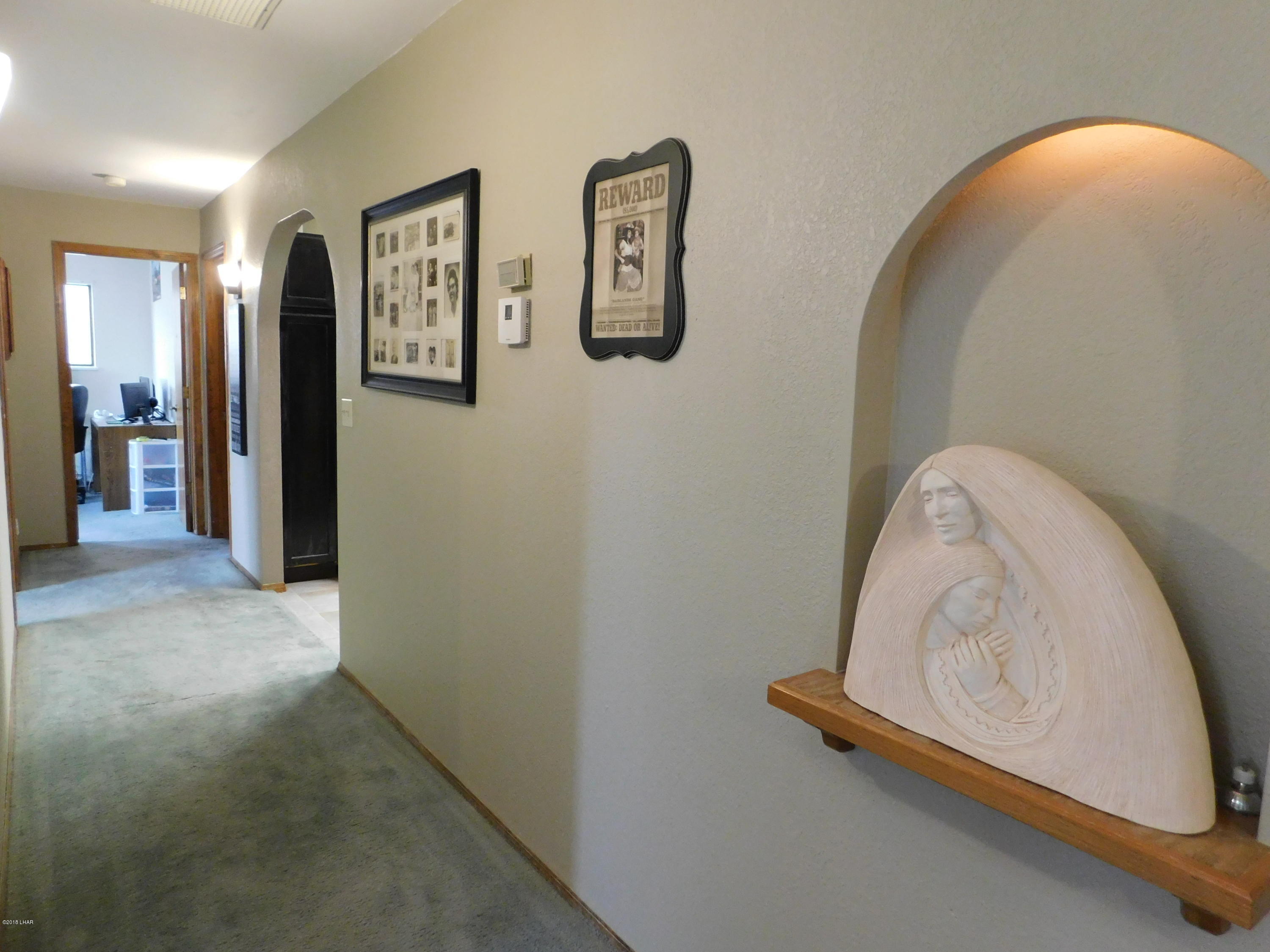 4010 Bluegrass Drive, Unit R Lake Havasu City, AZ 86406 - Photo 5 of 47 an entryway view