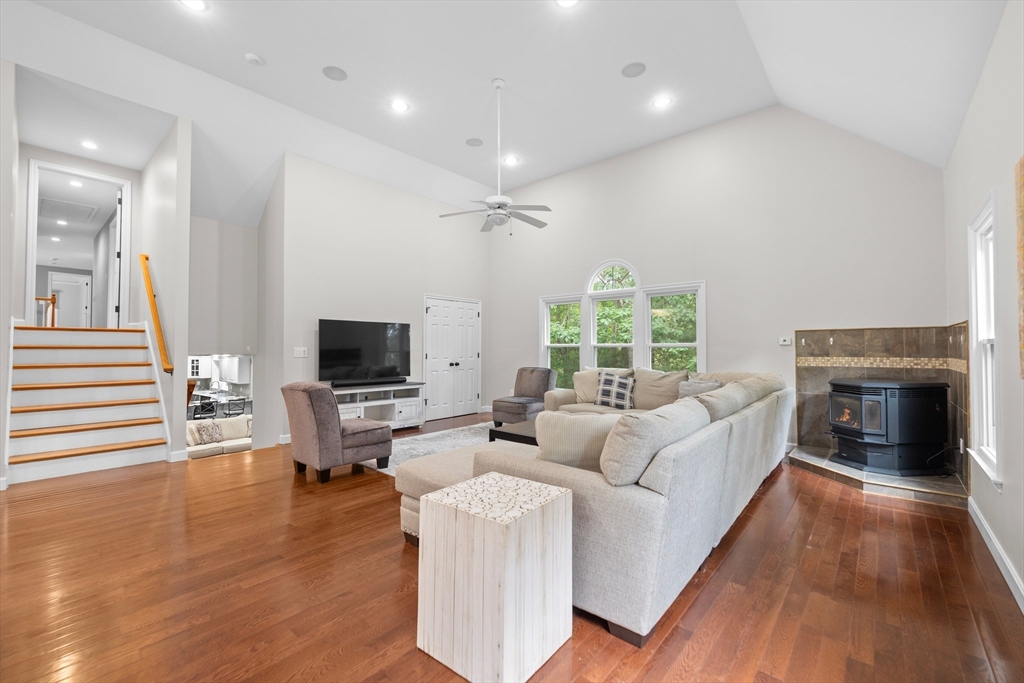 10 Fieldstone Way Boxford, MA 01921 - Photo 12 of 42