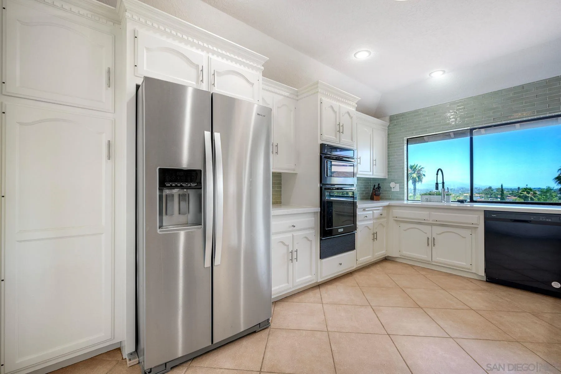 1419 Rimrock Drive Escondido, CA 92027 - Photo 10 of 47 Kitchen
