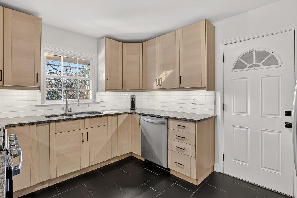 626 Rosedale Drive Smyrna, GA 30082 - Photo 11 of 54