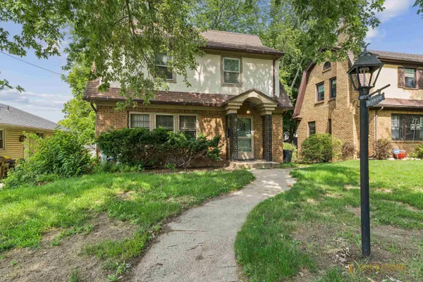 $165,000 | 706 North Rockford Avenue, Rockford, IL 61107