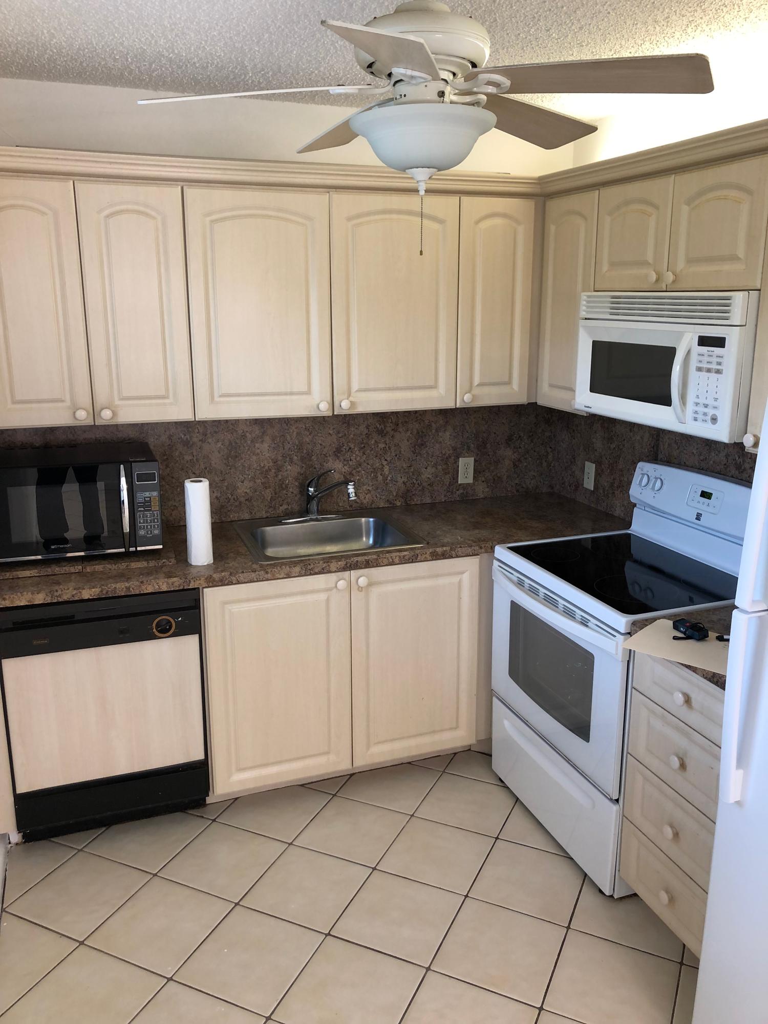 140 Preston F, Unit 140 Boca Raton, FL 33434 - Photo 10 of 21 IMG_0758