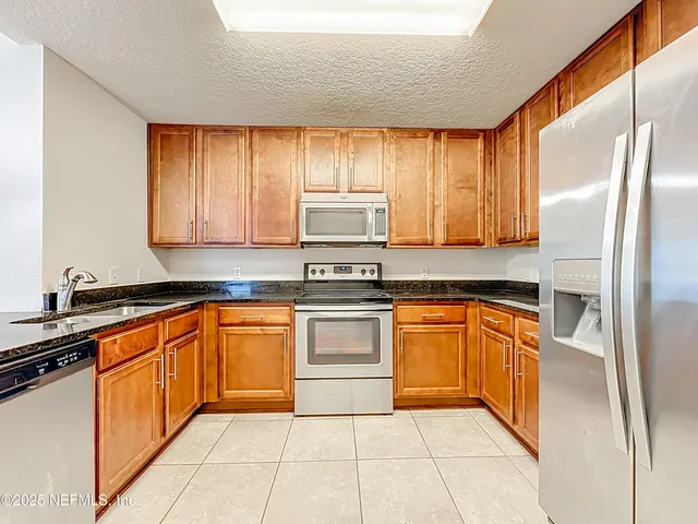 $1,950 | 218 Larkin Place, Unit 111, St. Johns, FL 32259