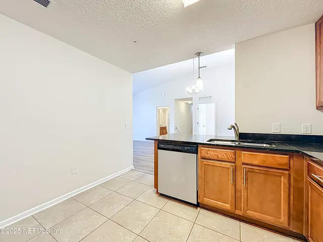 $1,950 | 218 Larkin Place, Unit 111, St. Johns, FL 32259