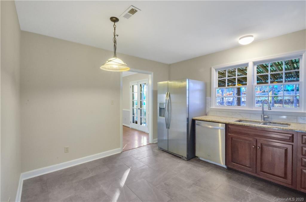 3321 Blackvine Drive Matthews, NC 28105 - Photo 7 of 43