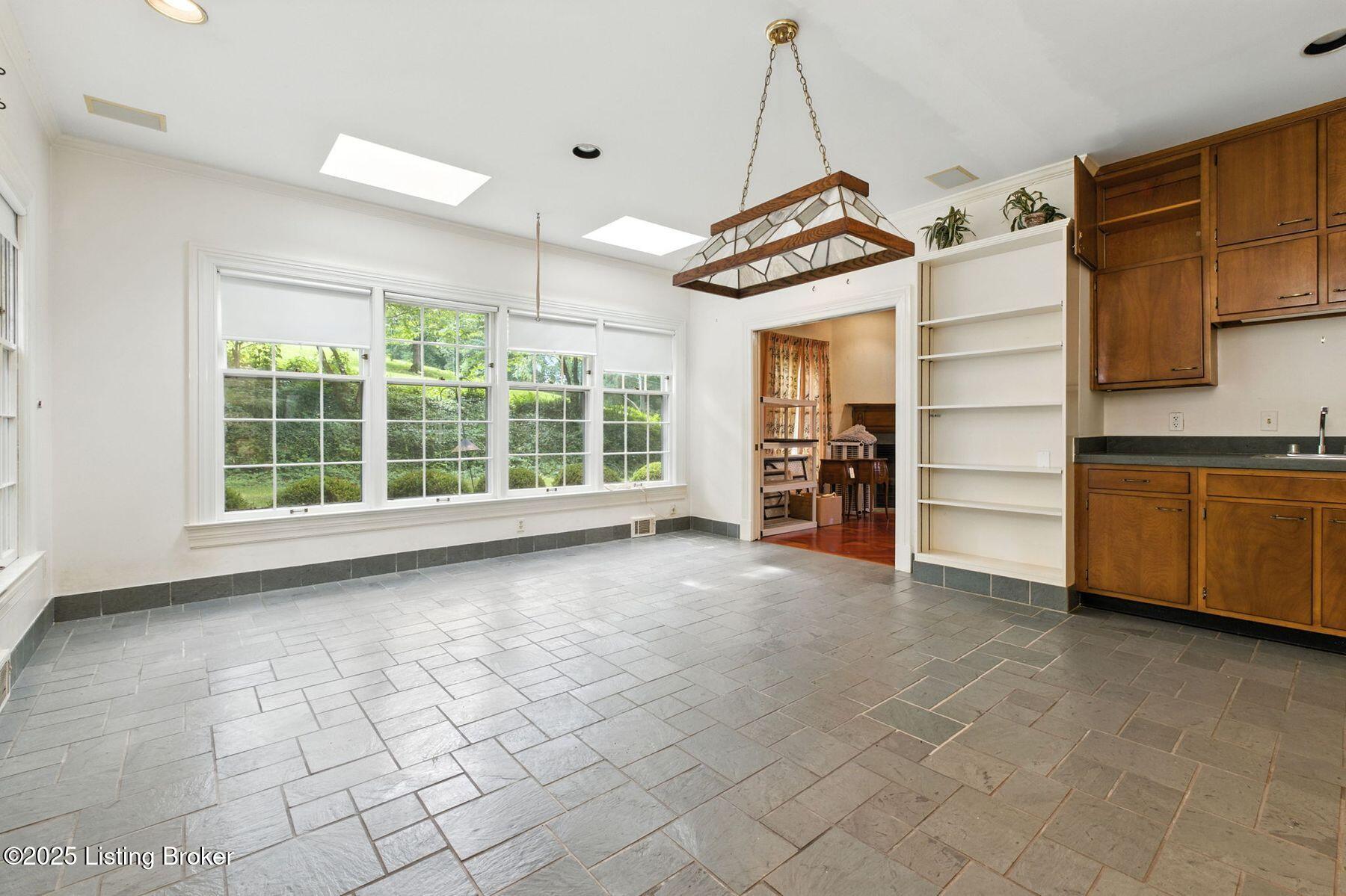 123 Arrowhead Road Louisville, KY 40207 - Photo 11 of 50 photo_online_011