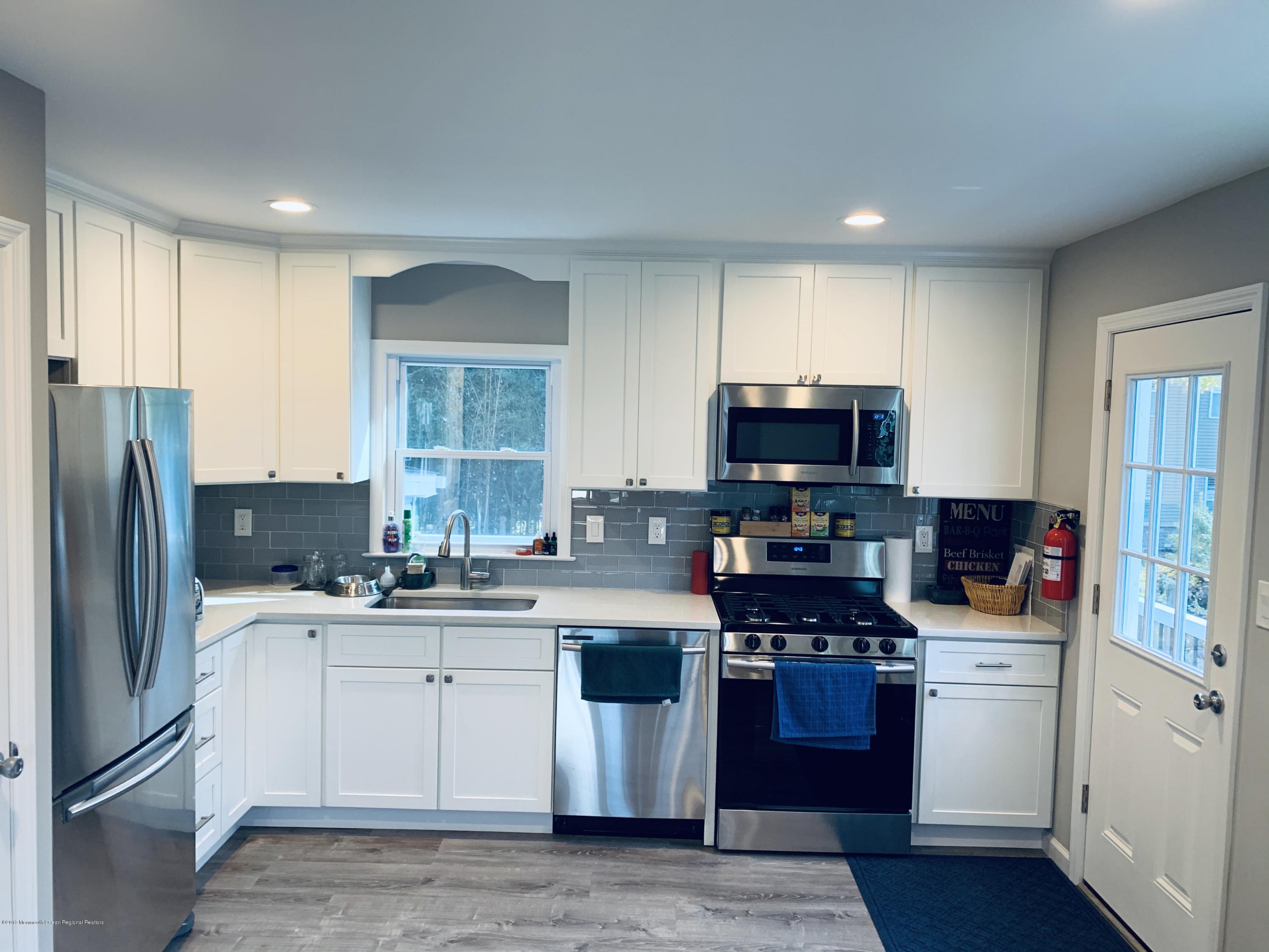 92 Ridge Terrace Neptune City, NJ 07753 - Photo 3 of 20 78802DF9-D4E2-462C-AEB3-417D43A6415E