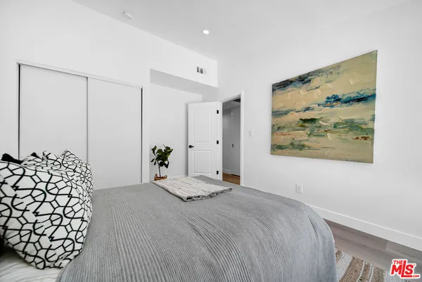 $1,600,000 | 10200 Shoshone Avenue, Northridge, CA 91325