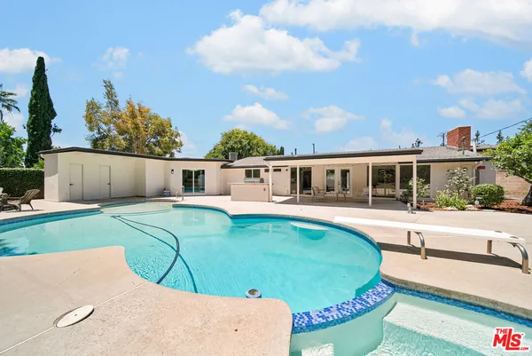 $1,600,000 | 10200 Shoshone Avenue, Northridge, CA 91325