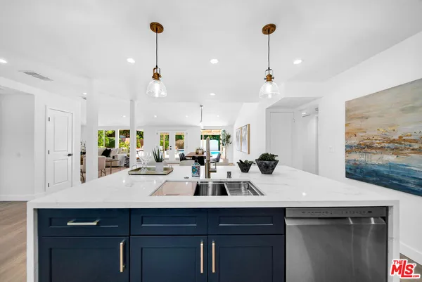 $1,600,000 | 10200 Shoshone Avenue, Northridge, CA 91325
