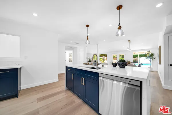 $1,600,000 | 10200 Shoshone Avenue, Northridge, CA 91325