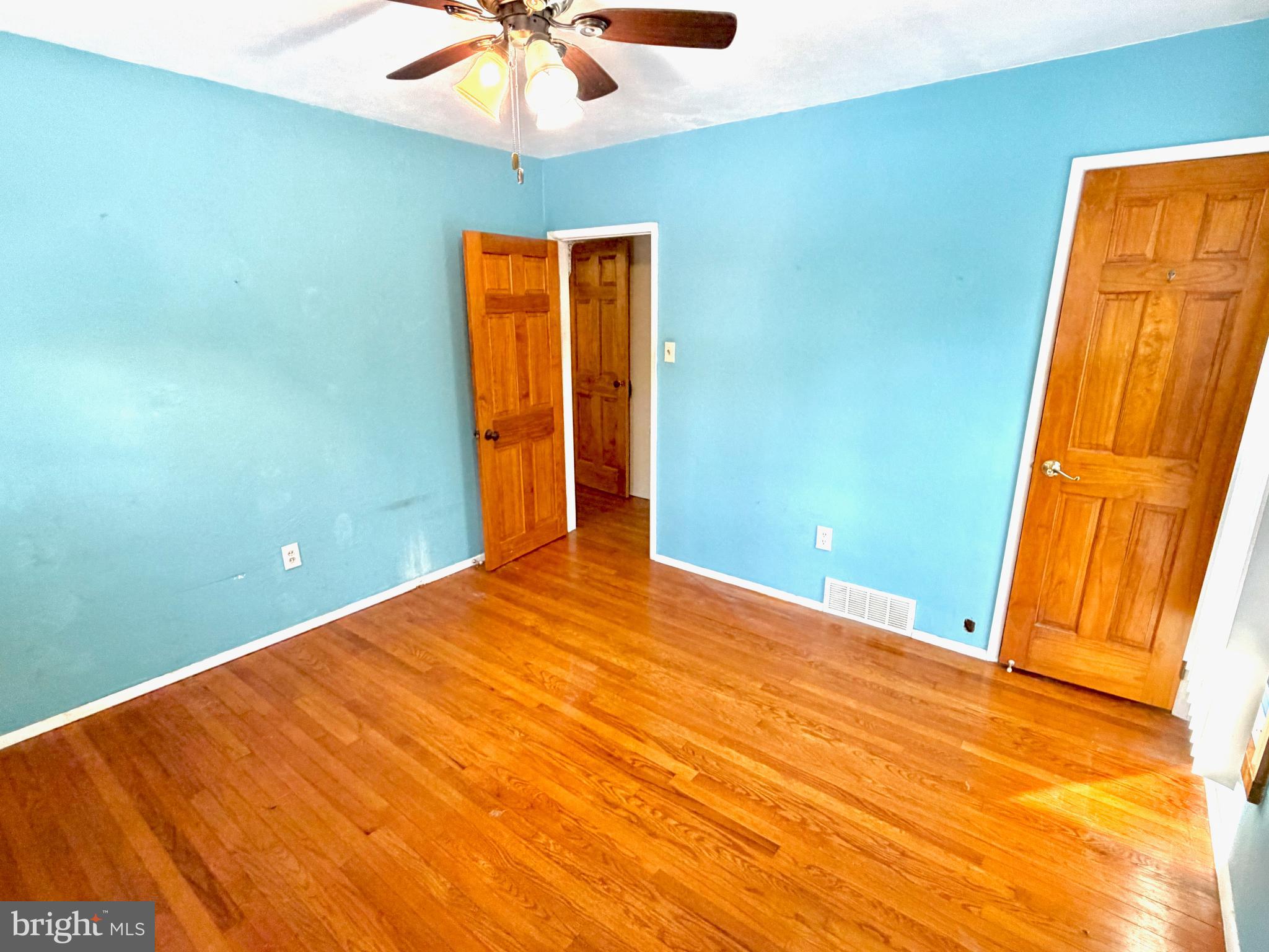 490 Meadow Lane Lebanon, PA 17042 - Photo 16 of 31 a view of a big room with closet