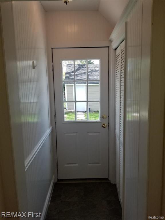 2239 Ridgemont Road Grosse Pointe, MI 48236 - Photo 11 of 19