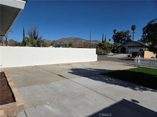 a view of a outdoor space
