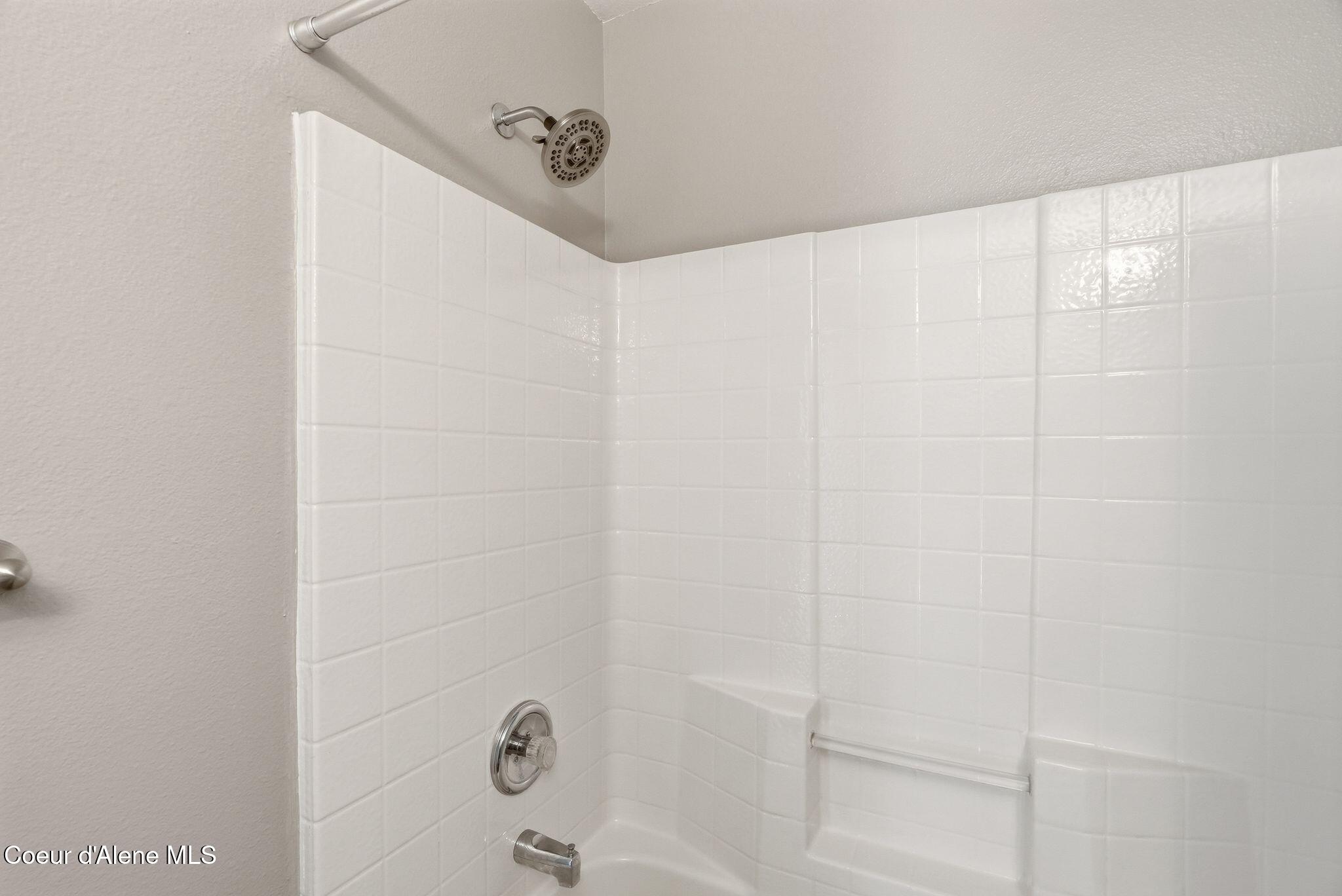 2795 North Rawhide Ridge Road Post Falls, ID 83854 - Photo 19 of 43 Upstairs Bathroom