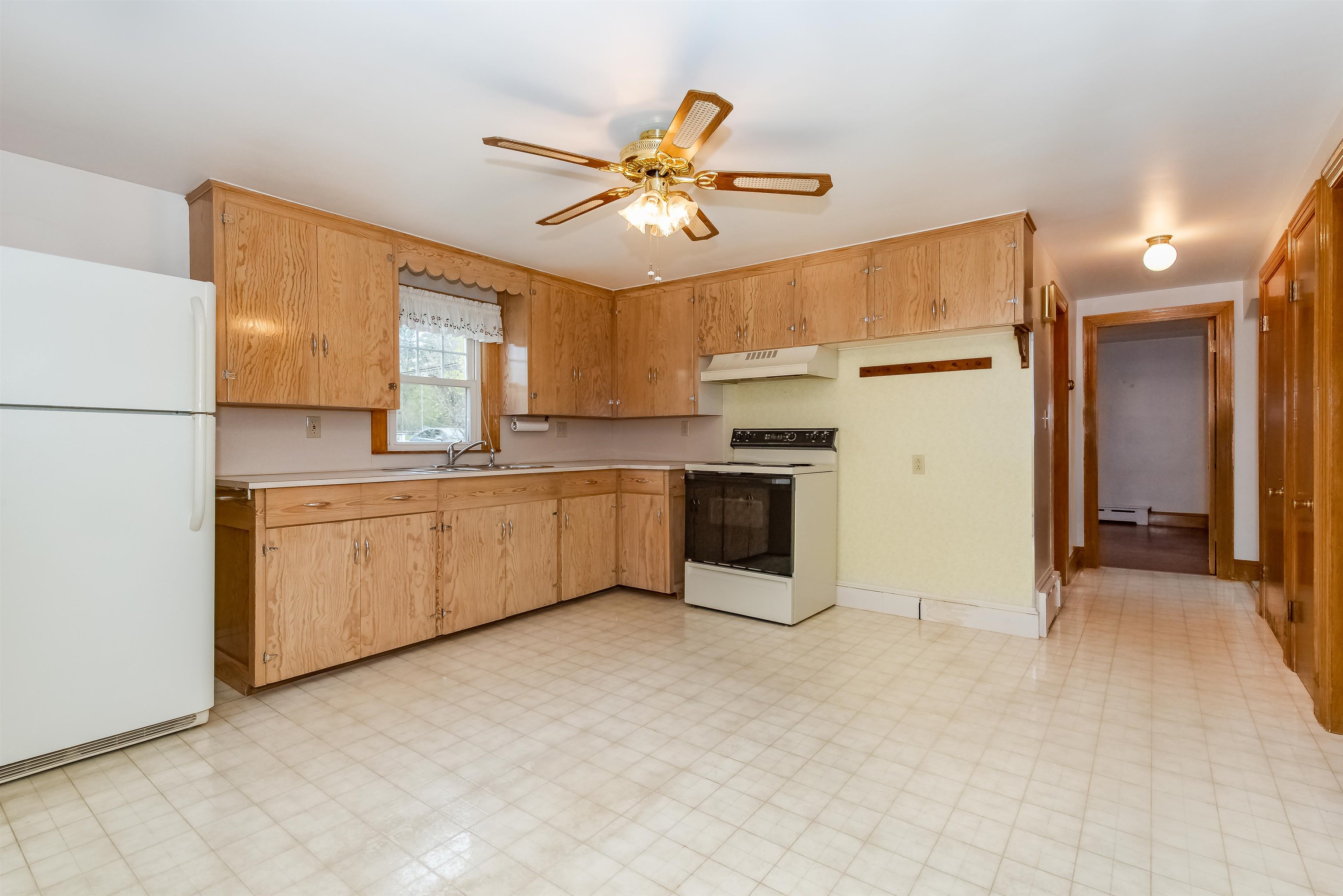 20 Roy Street Rochester, NH 03867 - Photo 8 of 40