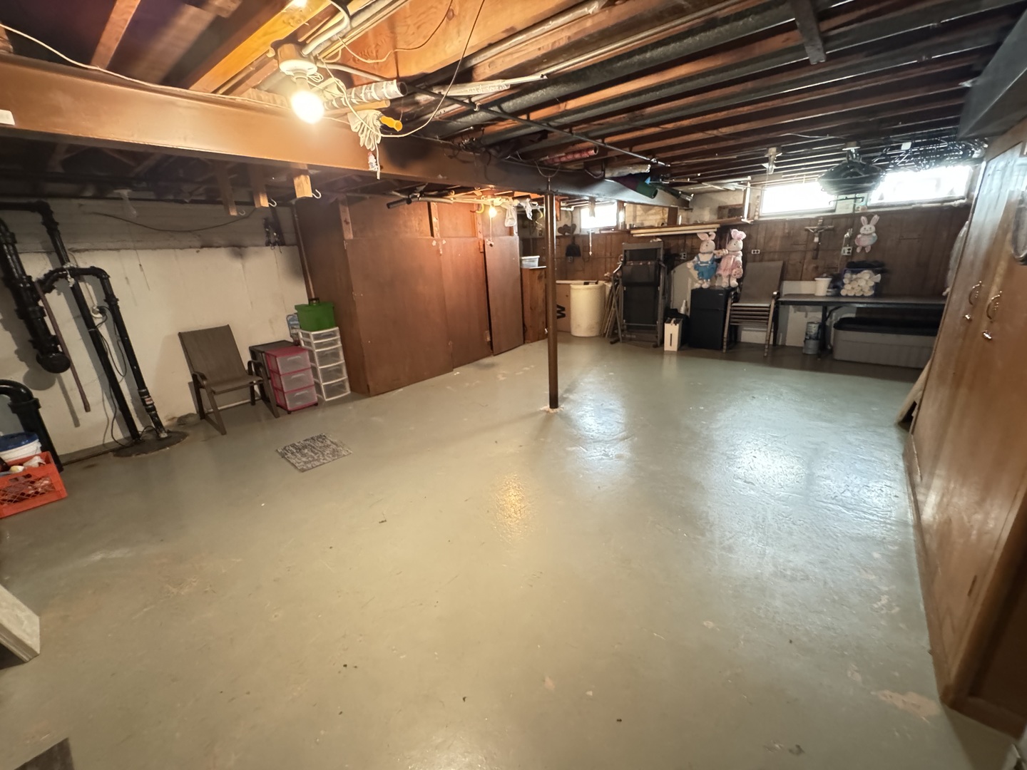 11117 South Ave L Chicago, IL 60617 - Photo 31 of 32 a view of empty room with wooden floor