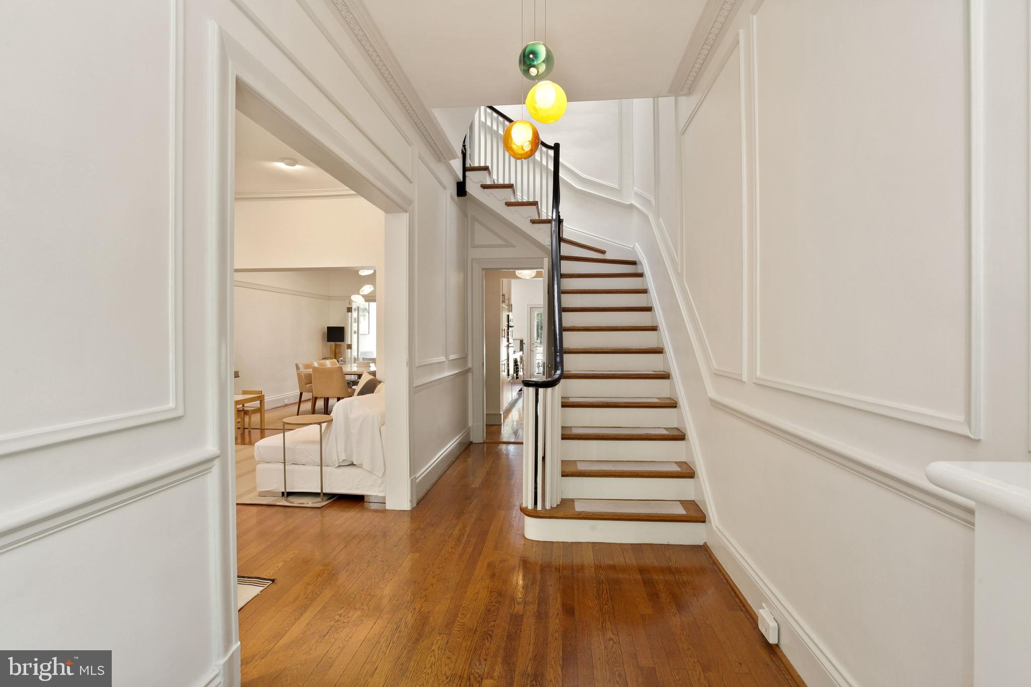 2023 Belmont Road Northwest Washington, DC 20009 - Photo 4 of 39 Foyer