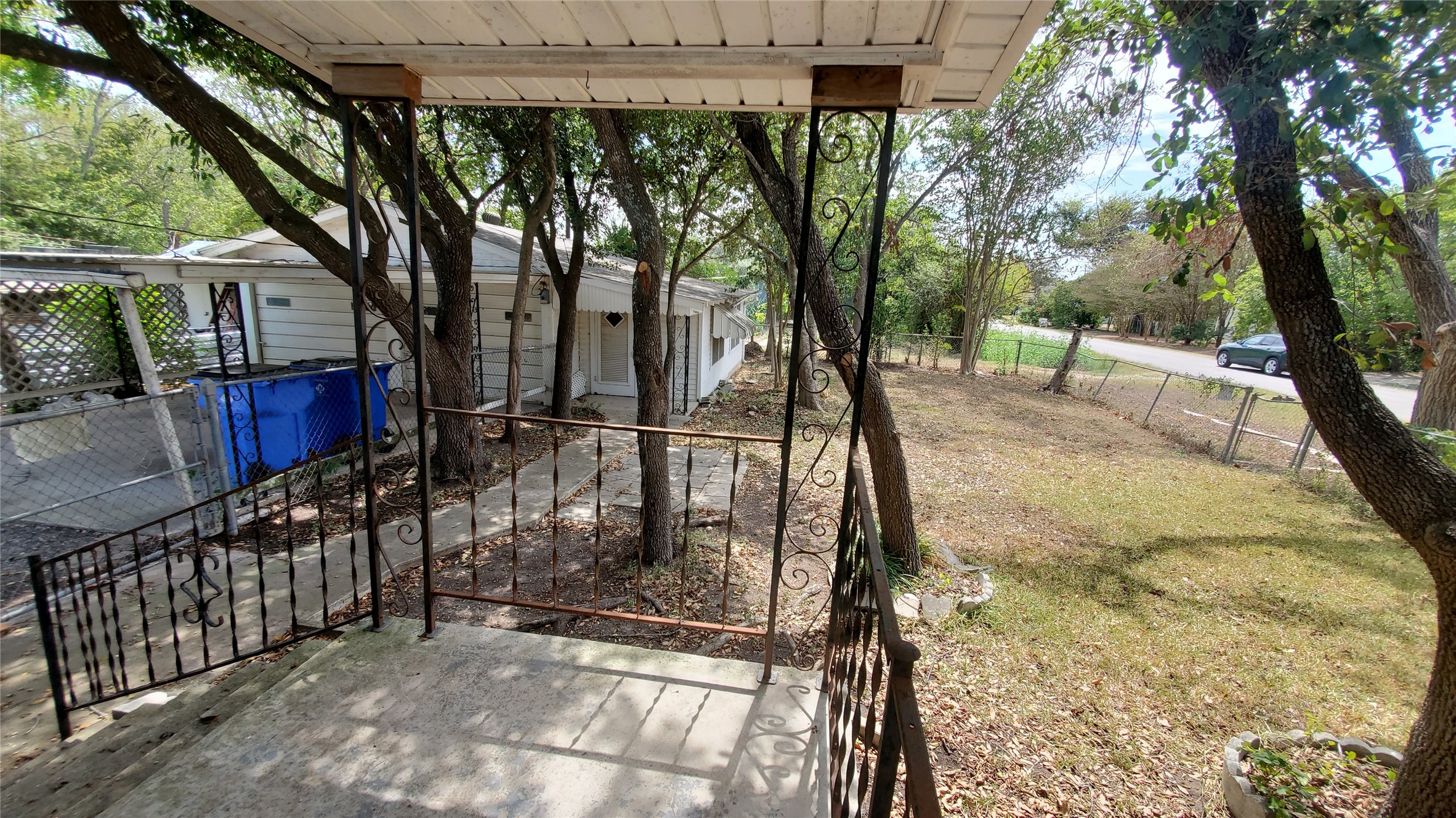 1117 West 4th Street Taylor, TX 76574 - Photo 5 of 22