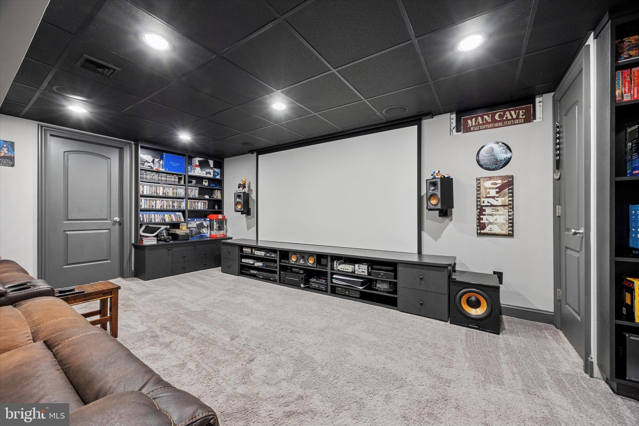 222 Windsor Way Doylestown, PA 18901 - Photo 31 of 42 a view of an empty room