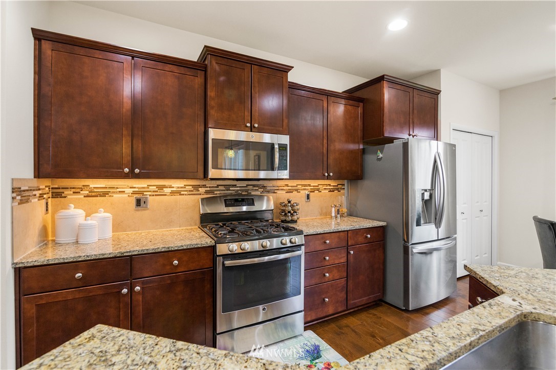 13902 163rd Place Southeast Renton, WA 98059 - Photo 11 of 37 Gallery Image 11