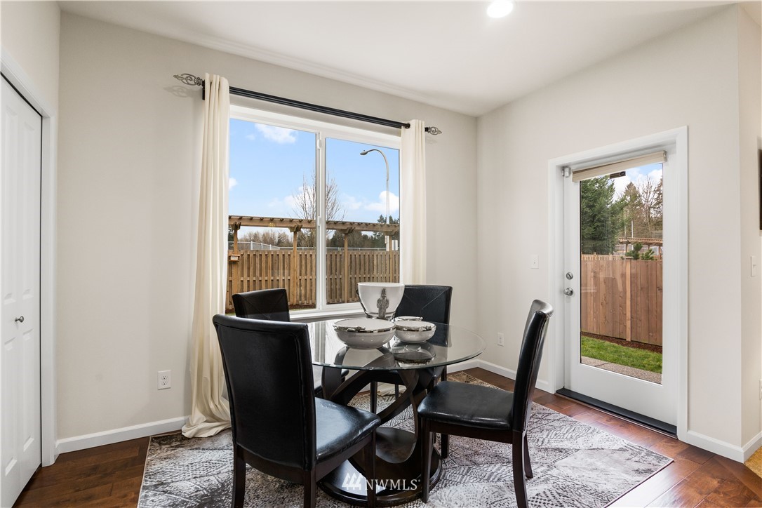 13902 163rd Place Southeast Renton, WA 98059 - Photo 13 of 37 Gallery Image 13