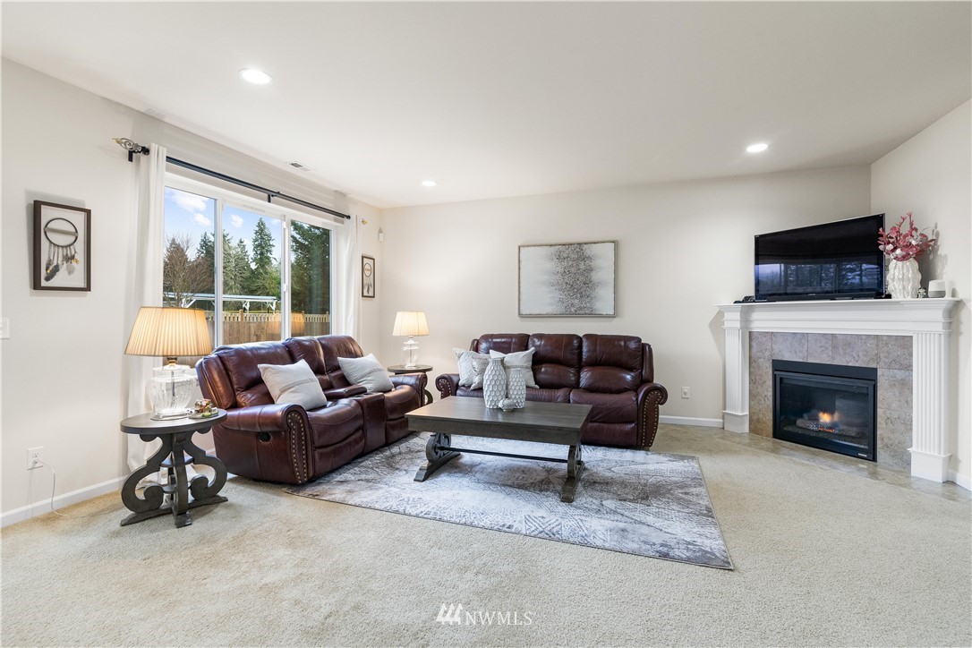 13902 163rd Place Southeast Renton, WA 98059 - Photo 14 of 37 Gallery Image 14