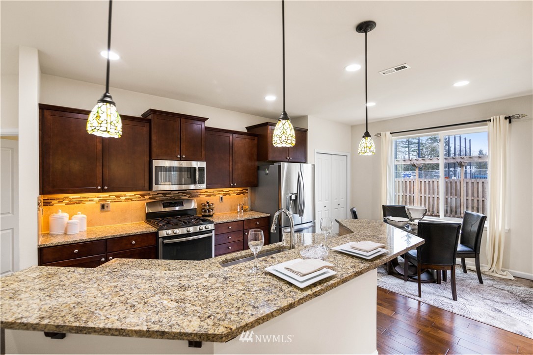 13902 163rd Place Southeast Renton, WA 98059 - Photo 10 of 37 Gallery Image 10