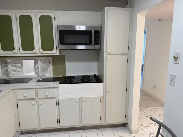 $2,000 | 1849 South Ocean Drive, Hallandale Beach, FL 33009