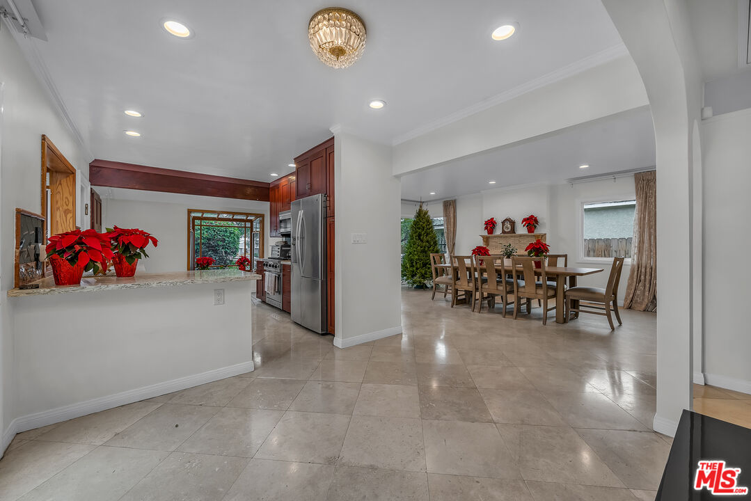 535 Winslow Avenue Long Beach, CA 90814 - Photo 2 of 32